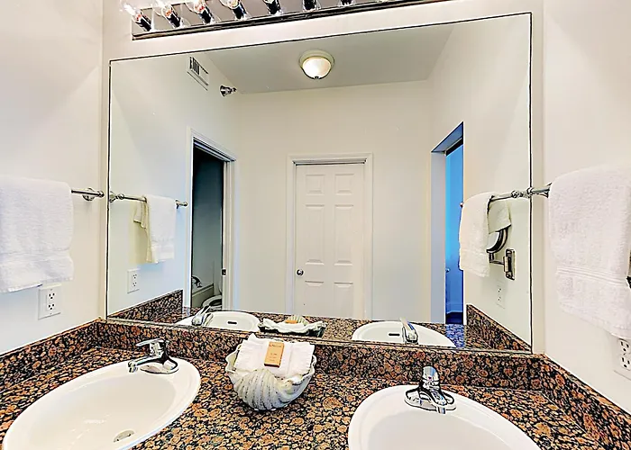 Holiday home Gulfside At The Lighthouse W Pools Hot Tubs & Direct Access